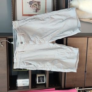 Cremiux light sage Mercer flat front shorts 34